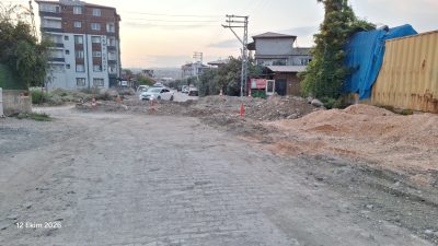 Hatay’ın Defne ilçesine bağlı Çekmece Mahallesi’nde, alternatif yola ulaşım sağlayan