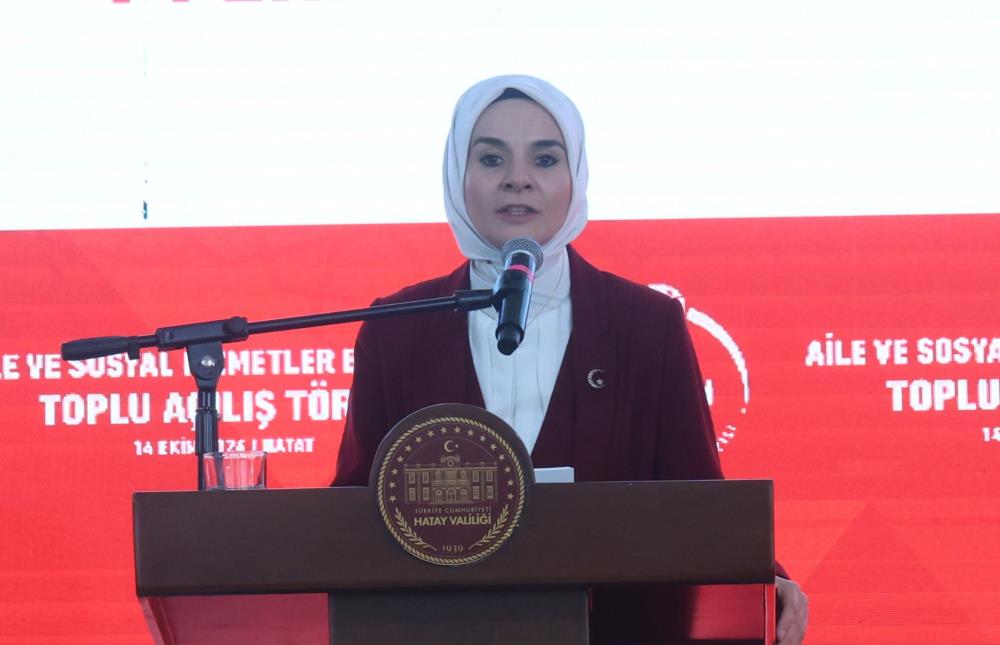 Aile ve Sosyal Hizmetler Bakanı Mahinur Özdemir Göktaş, Hatay’da deprem