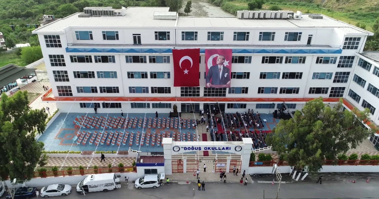 Defne ilçesi özel eğitim kurumlarından Doğuş Okulları, 29 Ekim Cumhuriyet