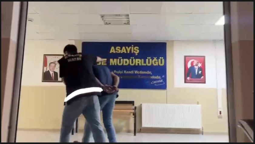 Hatay’da polis ekiplerinin aranan şahıslara yönelik çalışmaları kapsamında Antakya ve