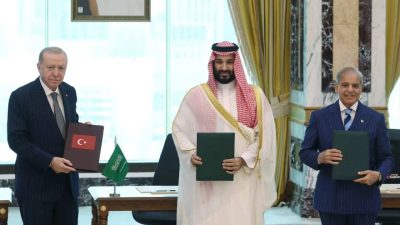Türkiye, Pakistan ve Suudi Arabistan arasında imzalanan Mekke Ortak Savunma