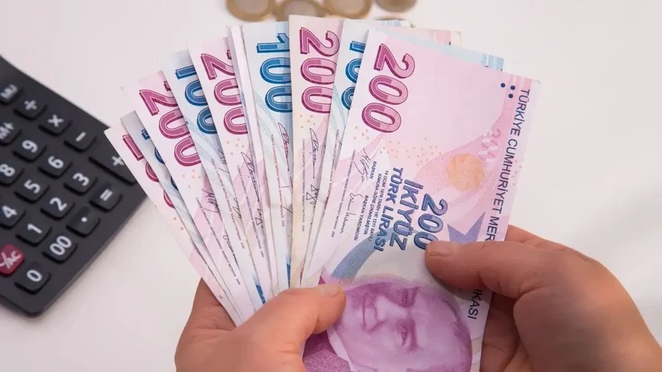 2027 asgari ücret zammı için bütçe teklifindeki veriler dikkat çekti.