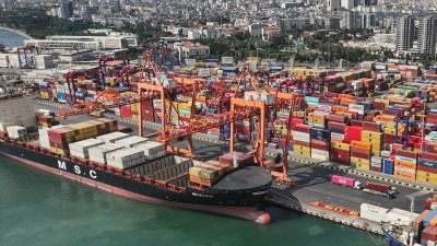 2026 yılının ocak-eylül döneminde ihracatını yüzde 6,1 artırarak 2,7 milyar