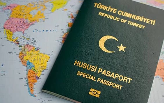 Yeşil pasaport düzenlemesi TBMM’ye sunuldu. Teklif yasalaşırsa pilotlar, mühendisler, mimarlar,