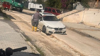 Hatay’ın Samandağ ilçesinde altyapı çalışmaları nedeniyle kazılan ve uzun süre