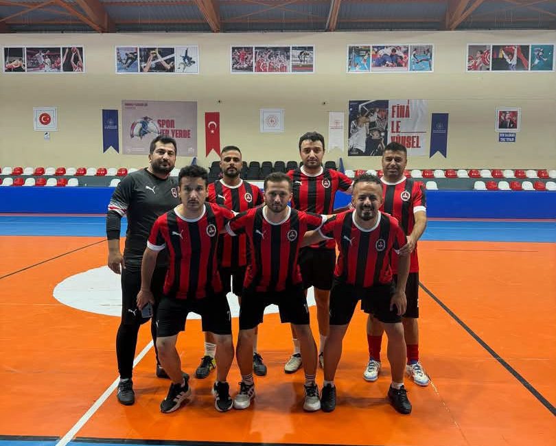  4. Kamu Spor Oyunları kapsamında düzenlenen futsal müsabakalarında Kırıkhan İlçe