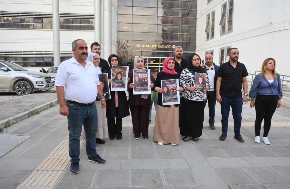 Hatay’da 19 yaşındaki İbrahim Yaşar’ın kaldığı konteynerin benzin dökülerek yakılması