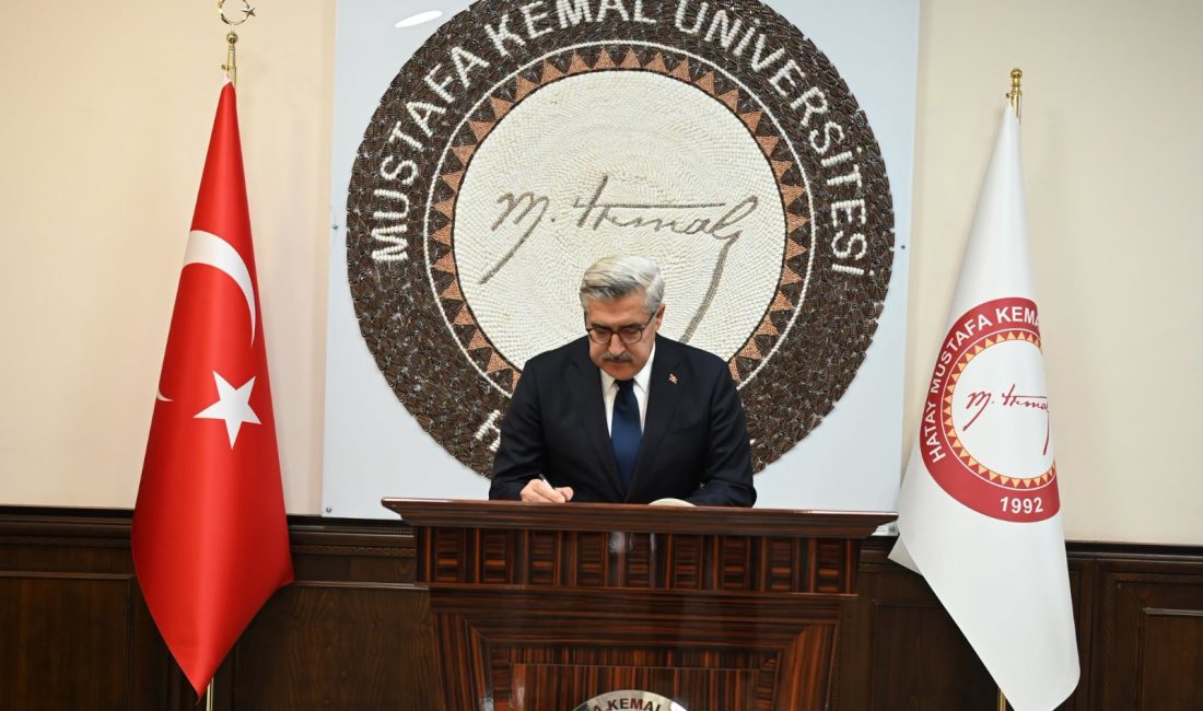 26 Ekim Pazartesi günü Hatay MKÜ’de konferans veren AKP Genel