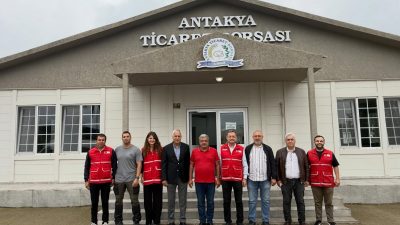 Türk Kızılayı Hatay İl Başkanı Hüseyin Kimyonoğlu öncülüğündeki heyet, Antakya
