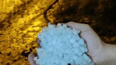 Hatay’da akşam saatlerinde etkisini artıran sağanak yağışın ardından bazı ilçelerde