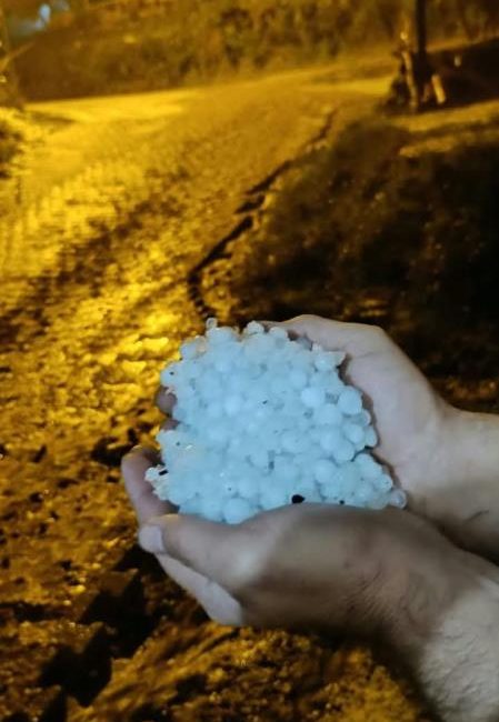 Hatay’da akşam saatlerinde etkisini artıran sağanak yağışın ardından bazı ilçelerde
