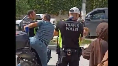 Hatay’da sağlık sorunu nedeniyle bilinci kapanan bebeği, babasının kucağında motosikletiyle