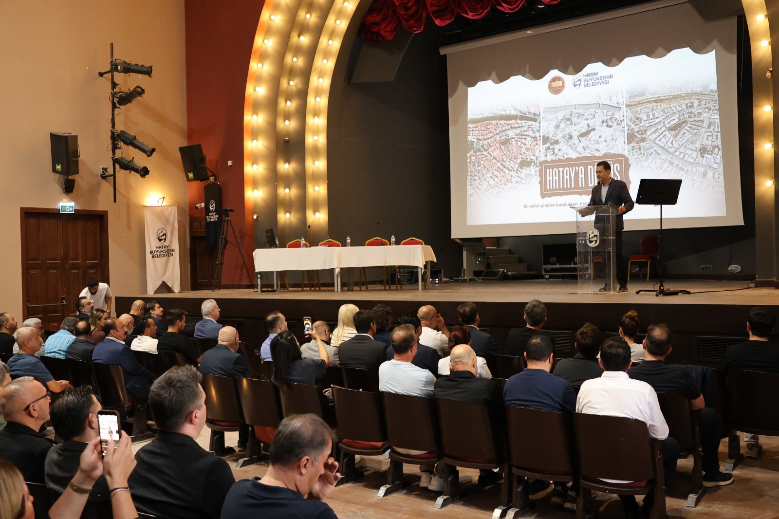 Hatay Valiliği ve HBB’nin Atatürk Caddesi için düzenlediği üçüncü istişare