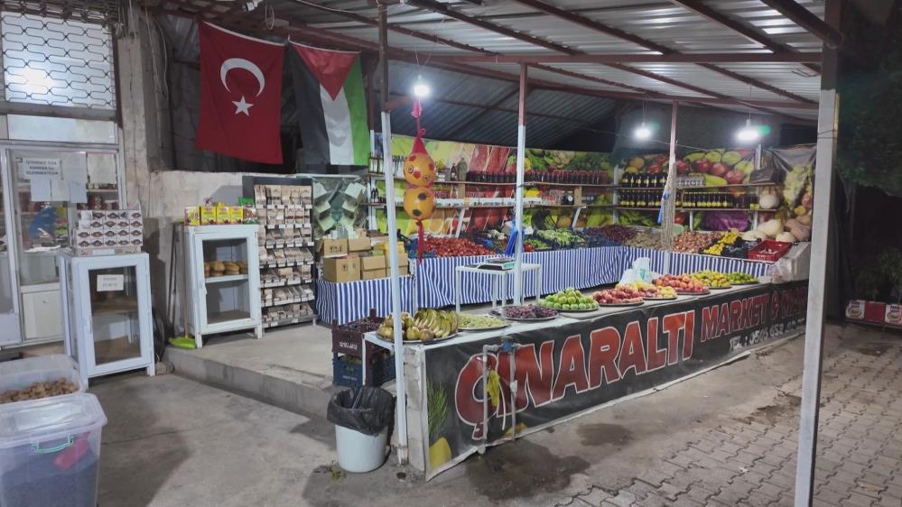 Hatay'da market işleten 20 yaşındaki Yasin Kuş, Gazze'de yaşananlar nedeniyle