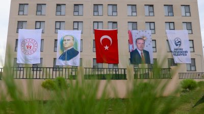 Hatay’ın Kırıkhan ilçesinde yapımı tamamlanan KYK Kırıkhan Mevlâna İdris Kız