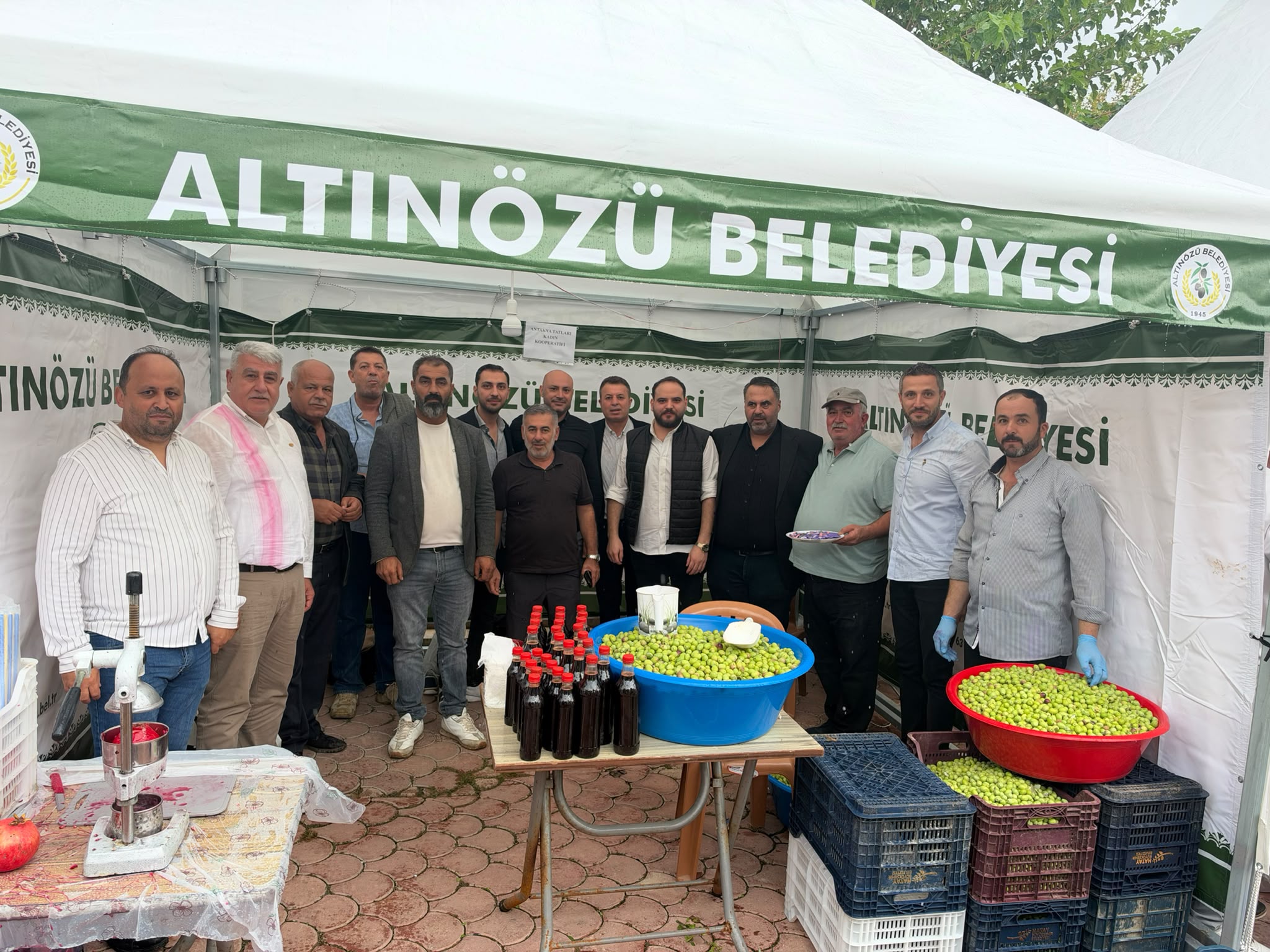 Hatay’da zeytinyağı üreticileri ve tüccarları, Vali Mustafa Masatlı ve Altınözü