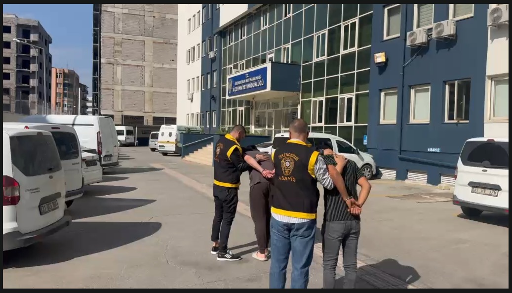 Hatay’da emniyet ekiplerinin Antakya ve İskenderun’da düzenlediği çalışmalarda, uyuşturucuyla ilgili