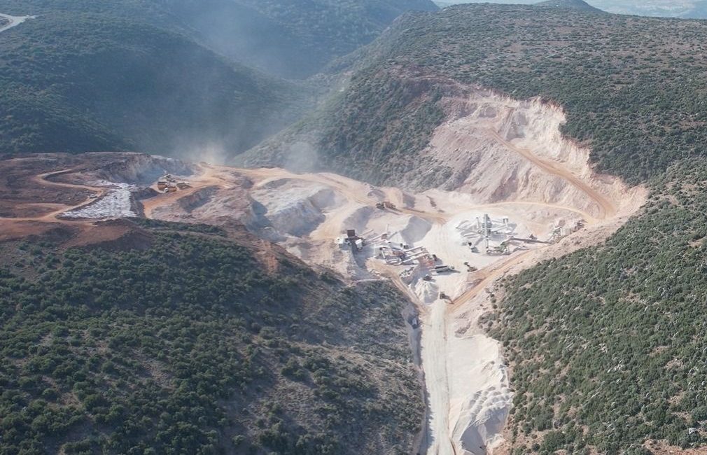 Hatay’ın Çöğürlü Mahallesi’ndeki taş ocağının çevreye ve Asi Nehri yatağına