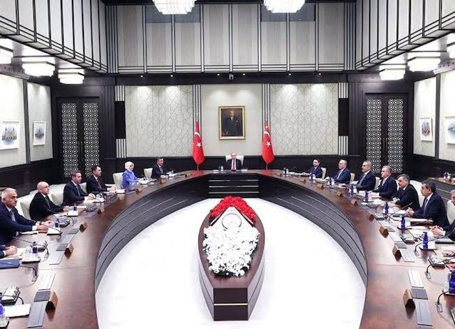 Cumhurbaşkanlığı Kabinesi, bugün saat 15.00’te Beştepe’de toplanacak. Toplantıda ekonomi, fon