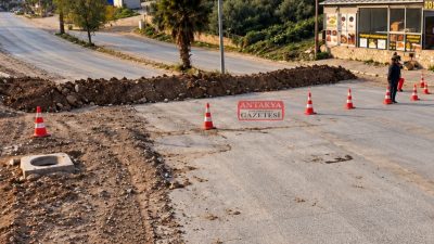 Antakya’nın Ekinci Mahallesi’nde rezerv yapı alanında çalışmalarını sürdüren inşaat firmaları