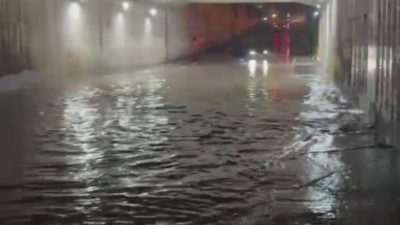 Hatay’ın Dörtyol ve Payas ilçelerinde etkili olan sağanak yağış, cadde