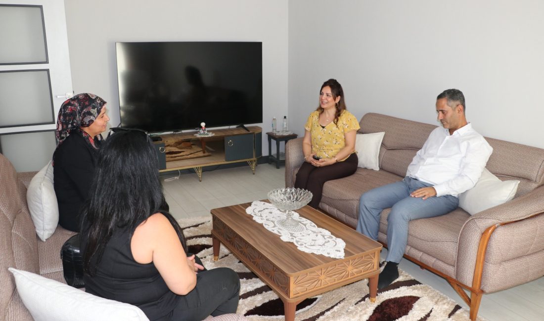 Hatay’ın Antakya ilçesinde Ürgenpaşa Mahallesi Muhtarı Feryal Sahillioğlu, deprem sonrası