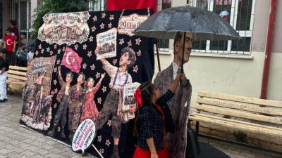Hatay’ın Kumlu ilçesinde 29 Ekim Cumhuriyet Bayramı etkinlikleri sırasında yağmura