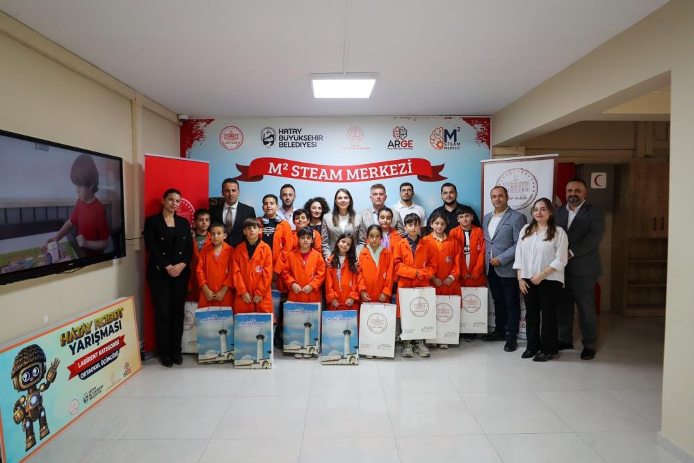 Hatay Valisi Mustafa Masatlı’nın eşi Esra Masatlı, “Yüreğimizdeki Işık Projesi”