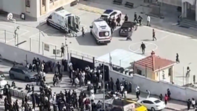 İstanbul Esenyurt’taki Sezai Karakoç Anadolu Lisesi’nde öğrenciler arasında bıçaklı kavga