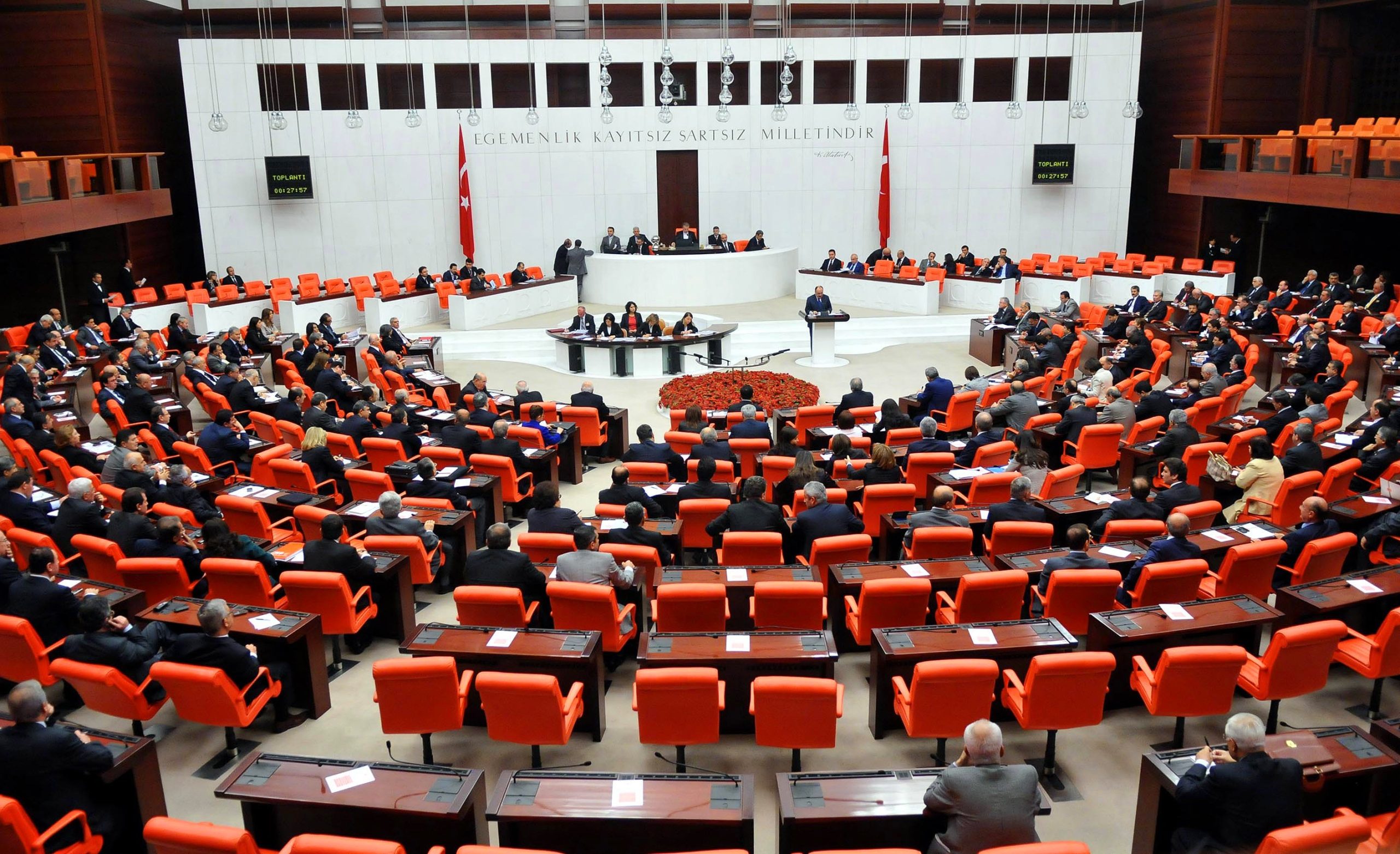 TBMM'de yeni haftada Kızılay Kanunu Teklifi, tasfiye edilen yatırım fonlarına
