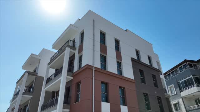 Elektrik Mahallesi 4. Ada 1. Etap’ta konutlarına kavuşmayı bekleyen depremzede