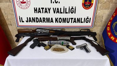 Hatay’ın Antakya ilçesinde kurusıkı tabancaları gerçek silaha dönüştürerek sattığı iddia