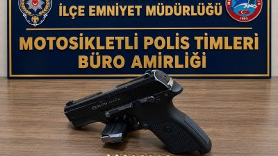 Hatay’ın Kırıkhan ilçesinde polis ekiplerinin durdurduğu motosiklette ruhsatsız tabanca ve