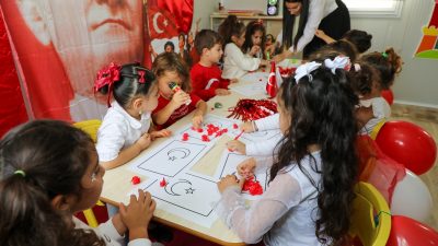 Hatay Büyükşehir Belediyesi (HBB) bünyesindeki kreşlerde, 29 Ekim Cumhuriyet Bayramı
