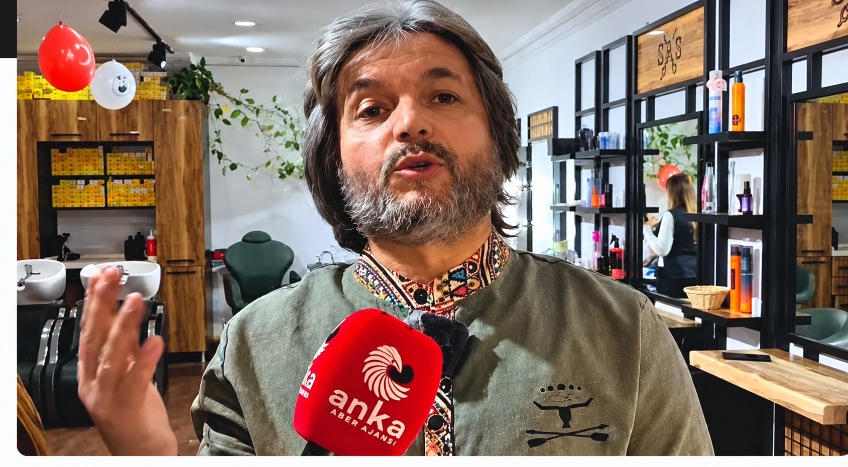 Tokat’ta kadın kuaförü Rıza Bal, 29 Ekim Cumhuriyet Bayramı dolayısıyla
