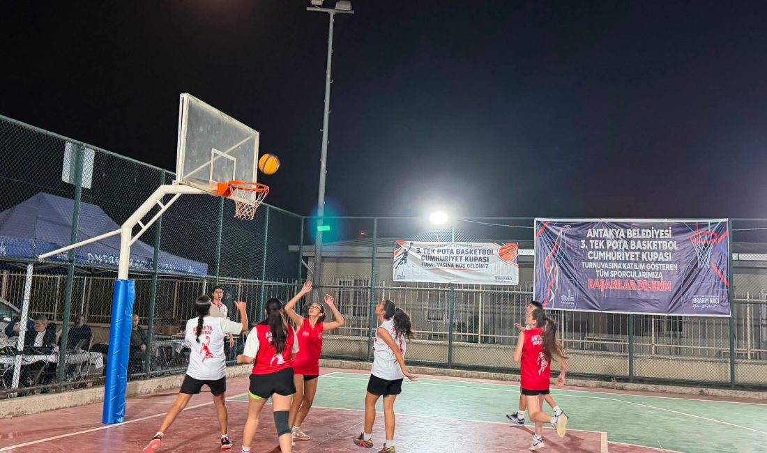 Antakya Belediyesi tarafından Cumhuriyet coşkusunu sporla buluşturmak amacıyla düzenlenen geleneksel